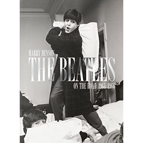 THE BEATLES - ON THE ROAD - HARRY BENSON THE BEATLES - ON THE ROAD - HARRY BENSON