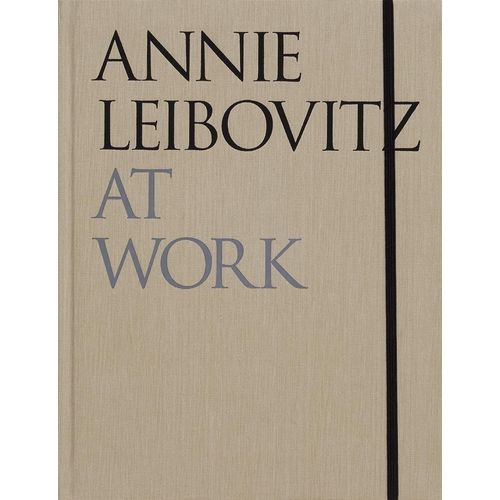 ANNIE LEIBOVITZ AT WORK